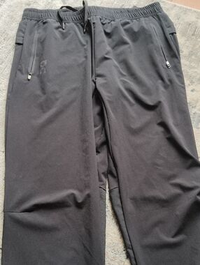 On Running Men's Black Performance Joggers